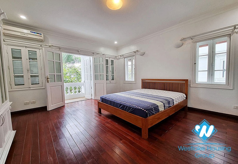 Beautiful 5 bedrooms house for rent in CIputra Compound 